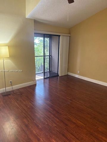 8682 NW 40th St 8682, Coral Springs, FL 33065