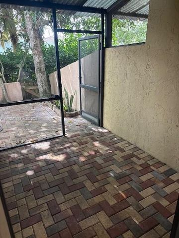 8682 NW 40th St 8682, Coral Springs, FL 33065
