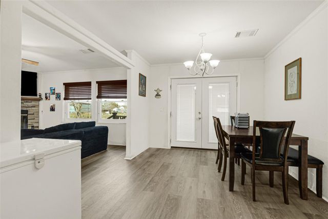 9222 Avenue C, Liverpool, TX 77577