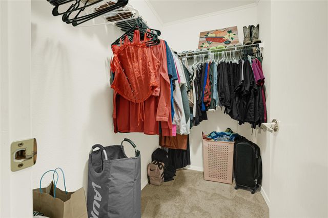 9222 Avenue C, Liverpool, TX 77577