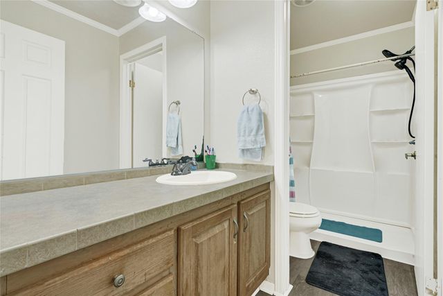 9222 Avenue C, Liverpool, TX 77577