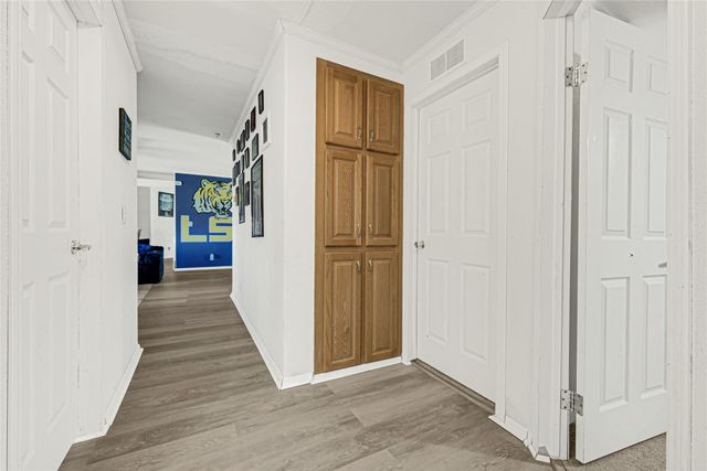 9222 Avenue C, Liverpool, TX 77577