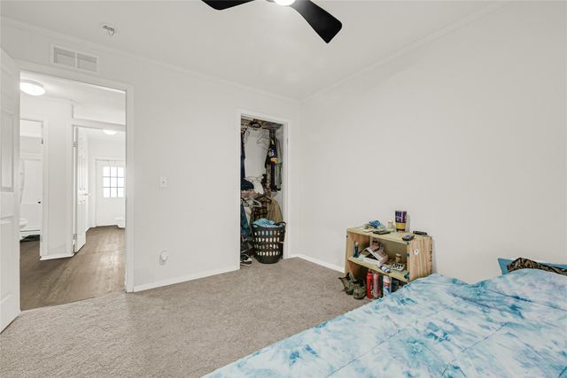 9222 Avenue C, Liverpool, TX 77577