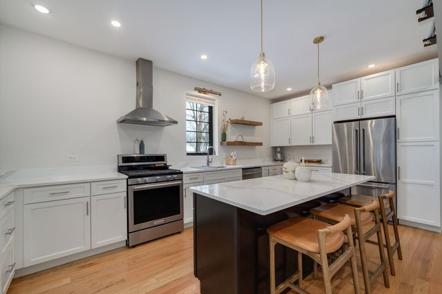 3501 W Beach Avenue, Chicago, IL 60651