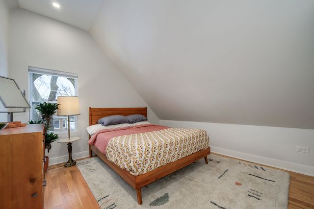 3501 W Beach Avenue, Chicago, IL 60651