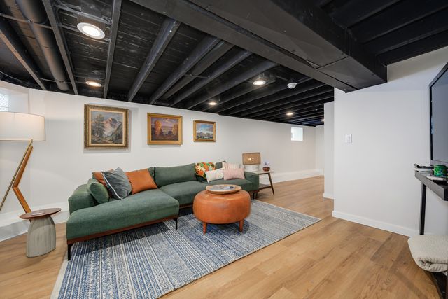 3501 W Beach Avenue, Chicago, IL 60651