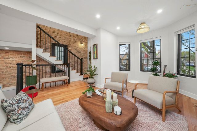 3501 W Beach Avenue, Chicago, IL 60651