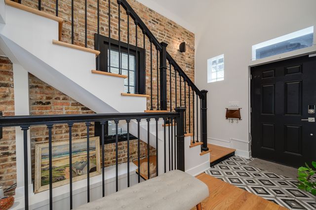 3501 W Beach Avenue, Chicago, IL 60651