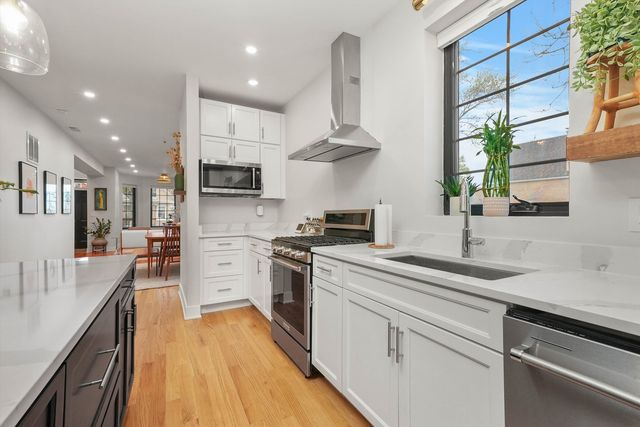 3501 W Beach Avenue, Chicago, IL 60651