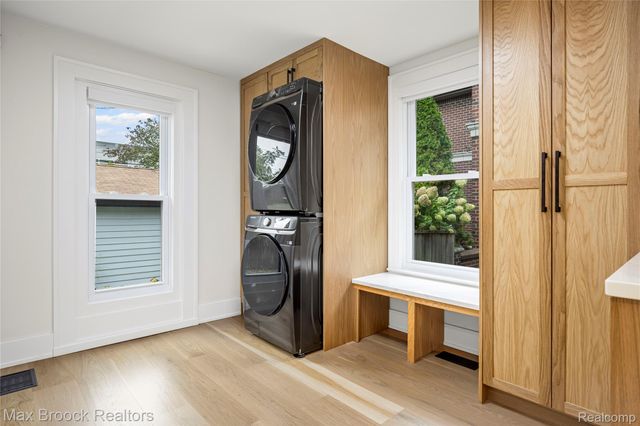 967 Ann Street, Birmingham, MI 48009