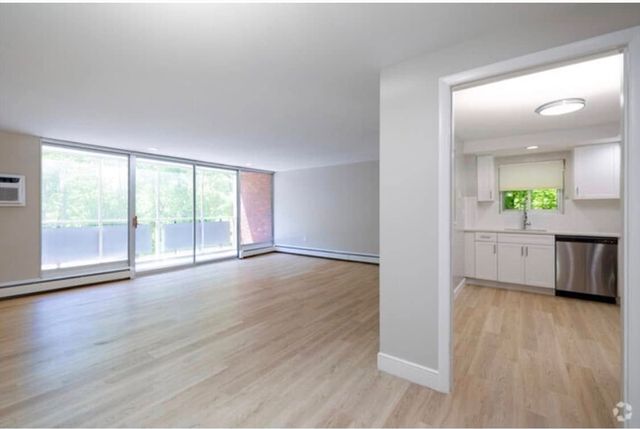 5 Stonehill 5J, Stoneham, MA 02180