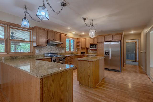 360 Mending Walls Road, Manchester, VT 05255