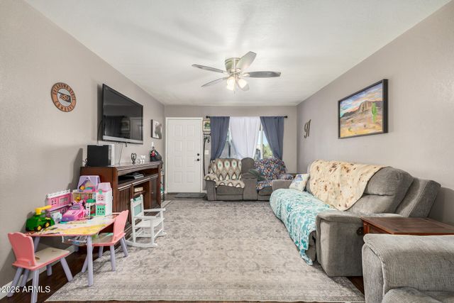 1833 N EDGEWATER Circle, Mesa, AZ 85207