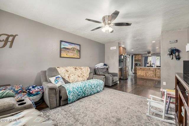 1833 N EDGEWATER Circle, Mesa, AZ 85207