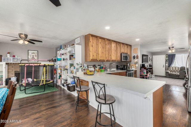 1833 N EDGEWATER Circle, Mesa, AZ 85207