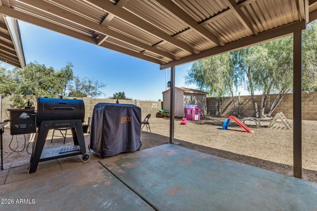 1833 N EDGEWATER Circle, Mesa, AZ 85207