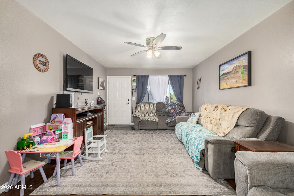 Image 11 of property listing at 1833 N EDGEWATER Circle, Mesa, AZ 85207