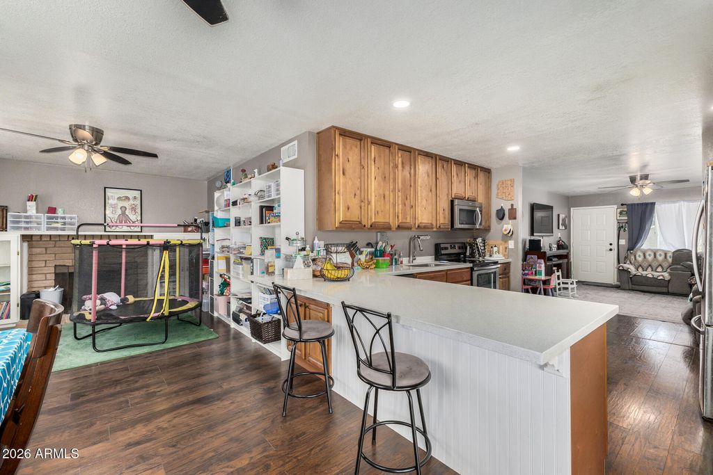 Image 14 of property listing at 1833 N EDGEWATER Circle, Mesa, AZ 85207