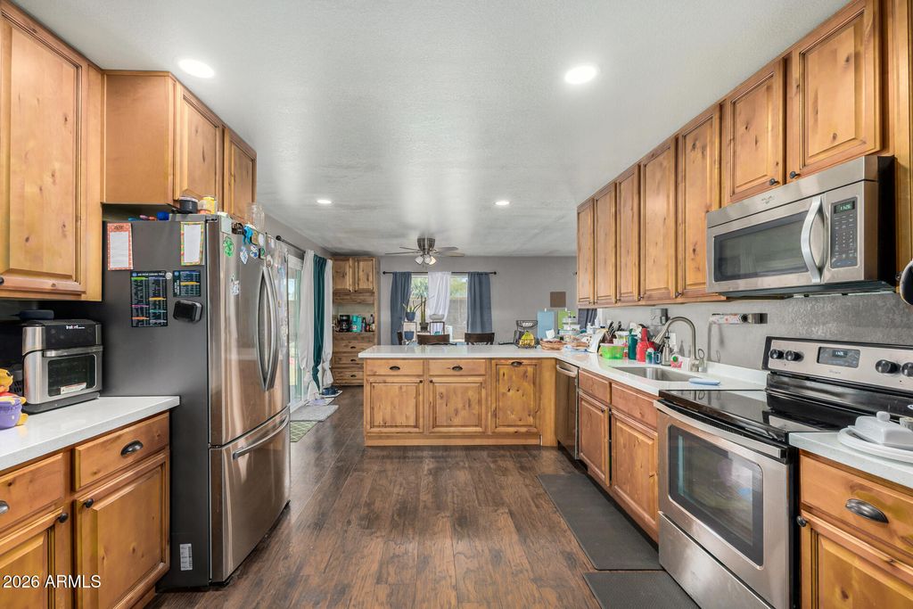 Image 15 of property listing at 1833 N EDGEWATER Circle, Mesa, AZ 85207