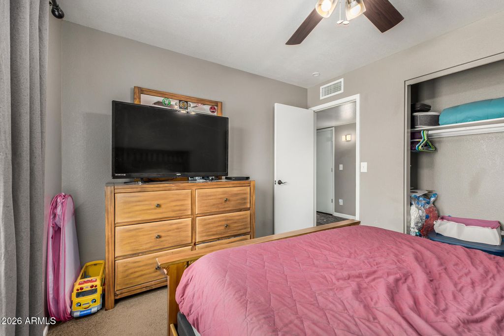 Image 23 of property listing at 1833 N EDGEWATER Circle, Mesa, AZ 85207