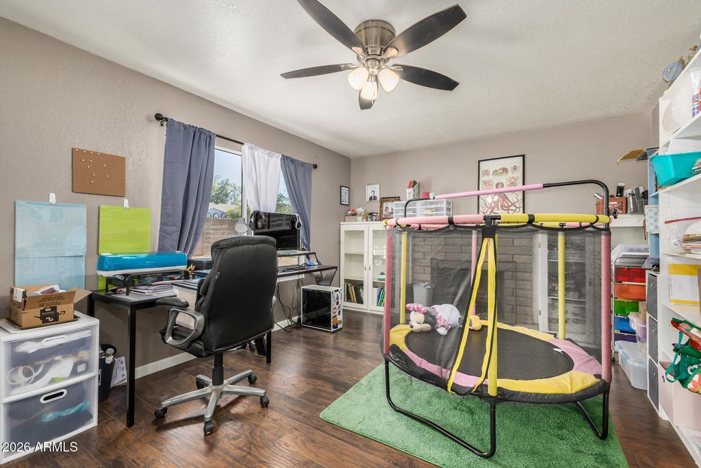 Image 26 of property listing at 1833 N EDGEWATER Circle, Mesa, AZ 85207