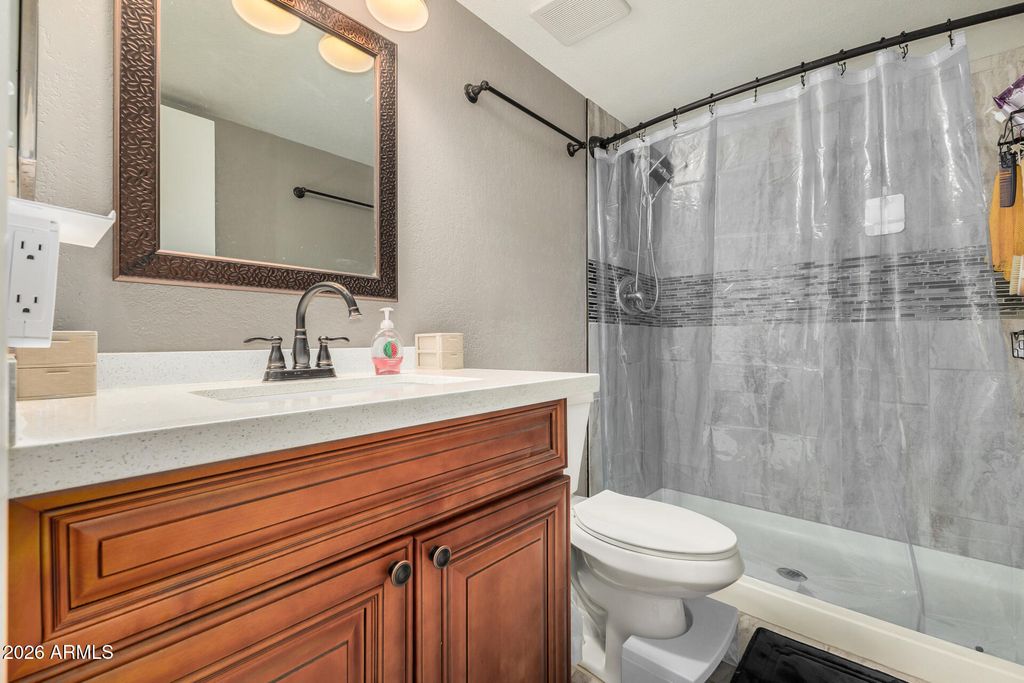 Image 27 of property listing at 1833 N EDGEWATER Circle, Mesa, AZ 85207