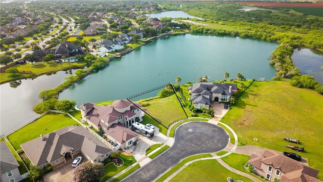 7650 Kings, Corpus Christi, TX 78413