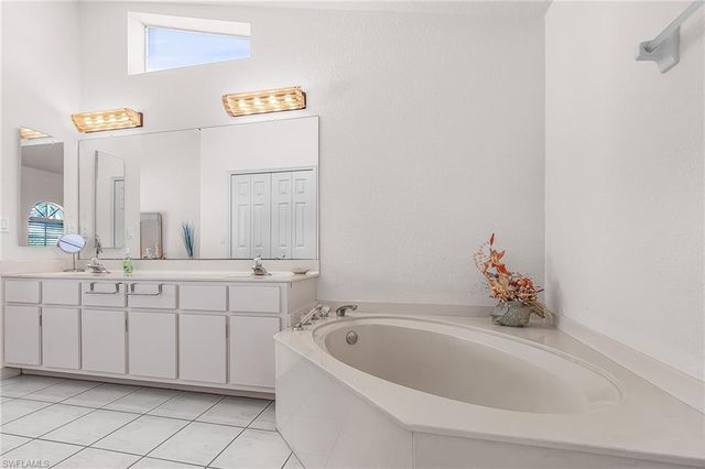 1432 Viking CT, Cape Coral, FL 33904