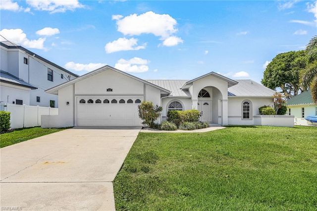 1432 Viking CT, Cape Coral, FL 33904