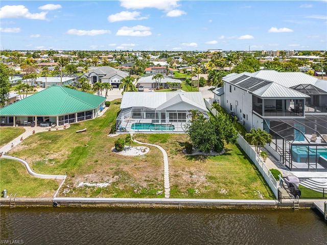 1432 Viking CT, Cape Coral, FL 33904