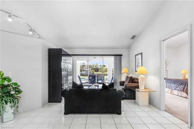 1432 Viking CT, Cape Coral, FL 33904