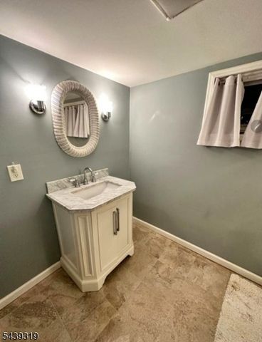 925 Bryant St, Rahway City, NJ 07065