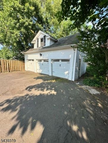 925 Bryant St, Rahway City, NJ 07065