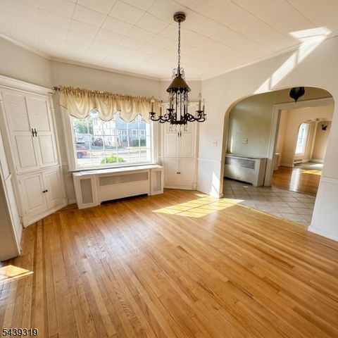 925 Bryant St, Rahway City, NJ 07065