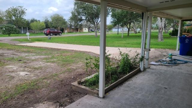 411 Rolling Acres Dr, Corpus Christi, TX 78410
