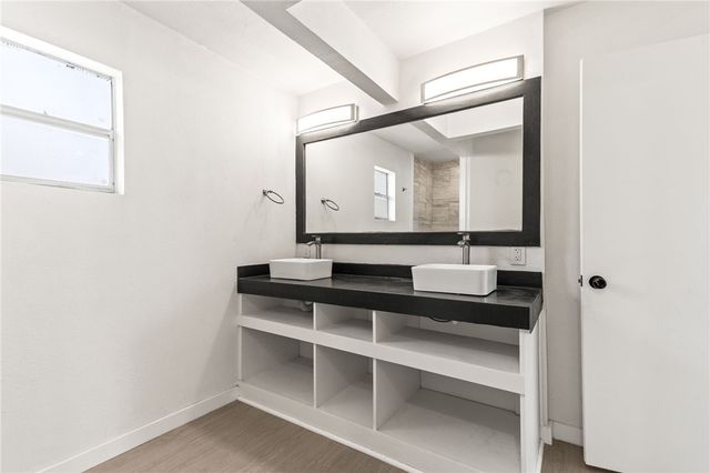 411 Rolling Acres Dr, Corpus Christi, TX 78410