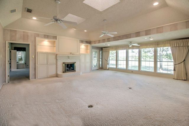 407 Navajo Trail, Gainesville, TX 76240