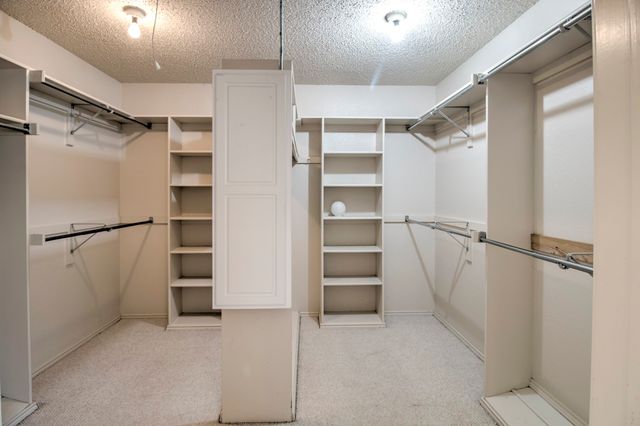407 Navajo Trail, Gainesville, TX 76240