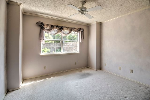 407 Navajo Trail, Gainesville, TX 76240