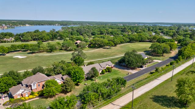 407 Navajo Trail, Gainesville, TX 76240