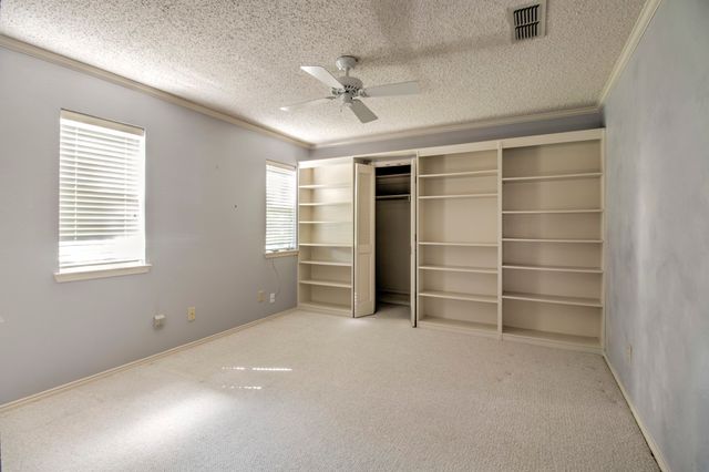 407 Navajo Trail, Gainesville, TX 76240
