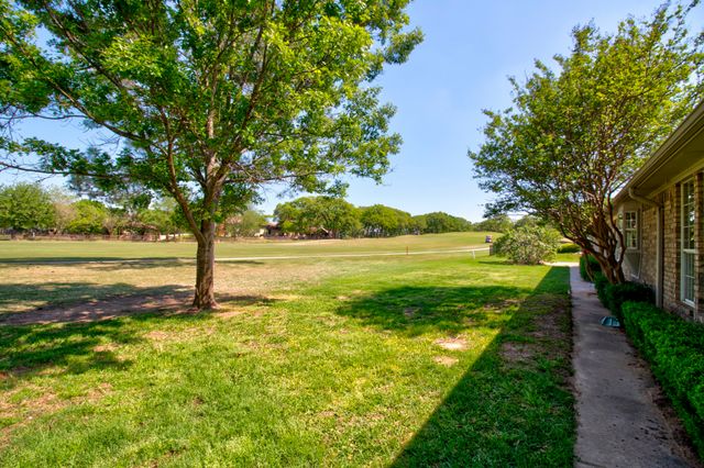 407 Navajo Trail, Gainesville, TX 76240