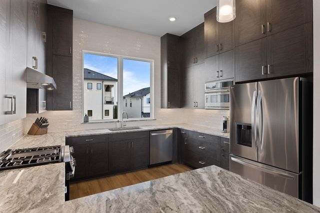 8 Doverland DR, Austin, TX 78738