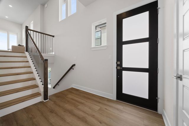 8 Doverland DR, Austin, TX 78738