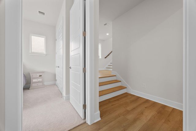 8 Doverland DR, Austin, TX 78738