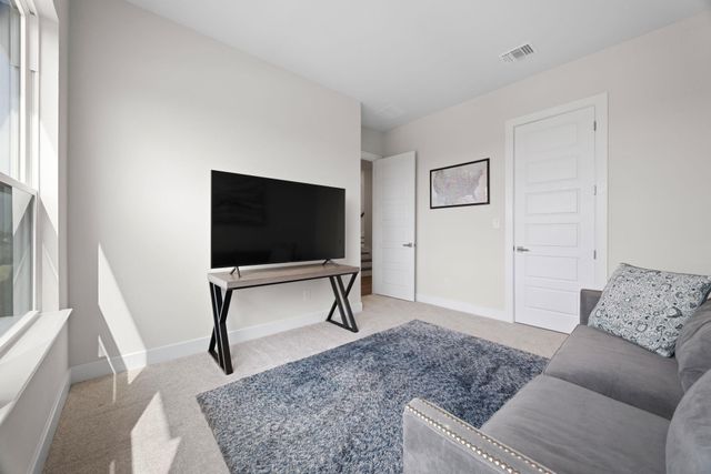 8 Doverland DR, Austin, TX 78738