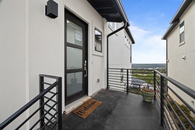 8 Doverland DR, Austin, TX 78738