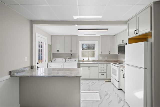 2997 Longmeadow Drive, Scottdale, GA 30079