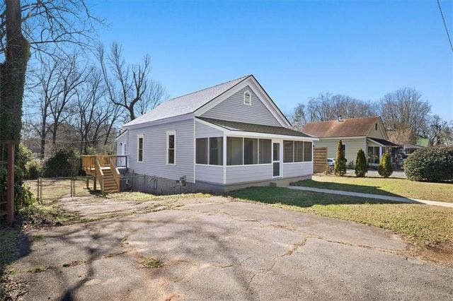 2997 Longmeadow Drive, Scottdale, GA 30079