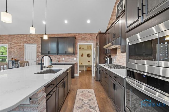 3901 Plumey Road, Northwood, OH 43619